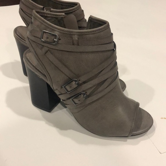 NEW open toed heels - Picture 3 of 4